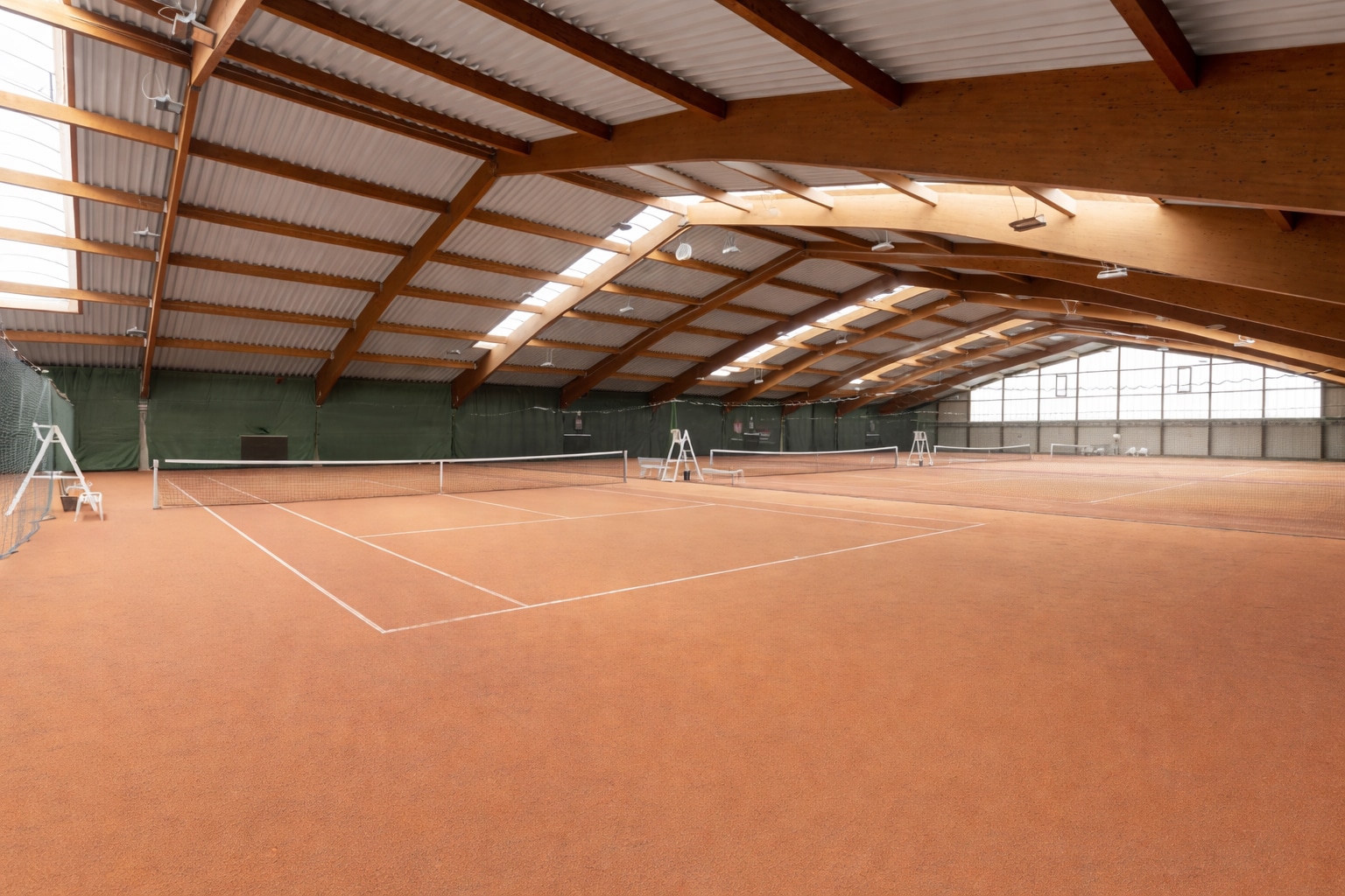 Indoor-Tennisplätze bei WEBER in Wien-Rannersdorf